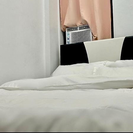 Private Room With Ac And Fan At Ekg Manila House Rental エクステリア 写真