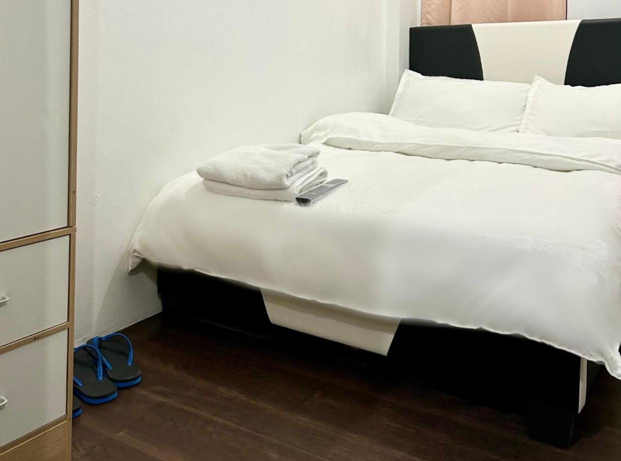 Private Room With Ac And Fan At Ekg Manila House Rental エクステリア 写真