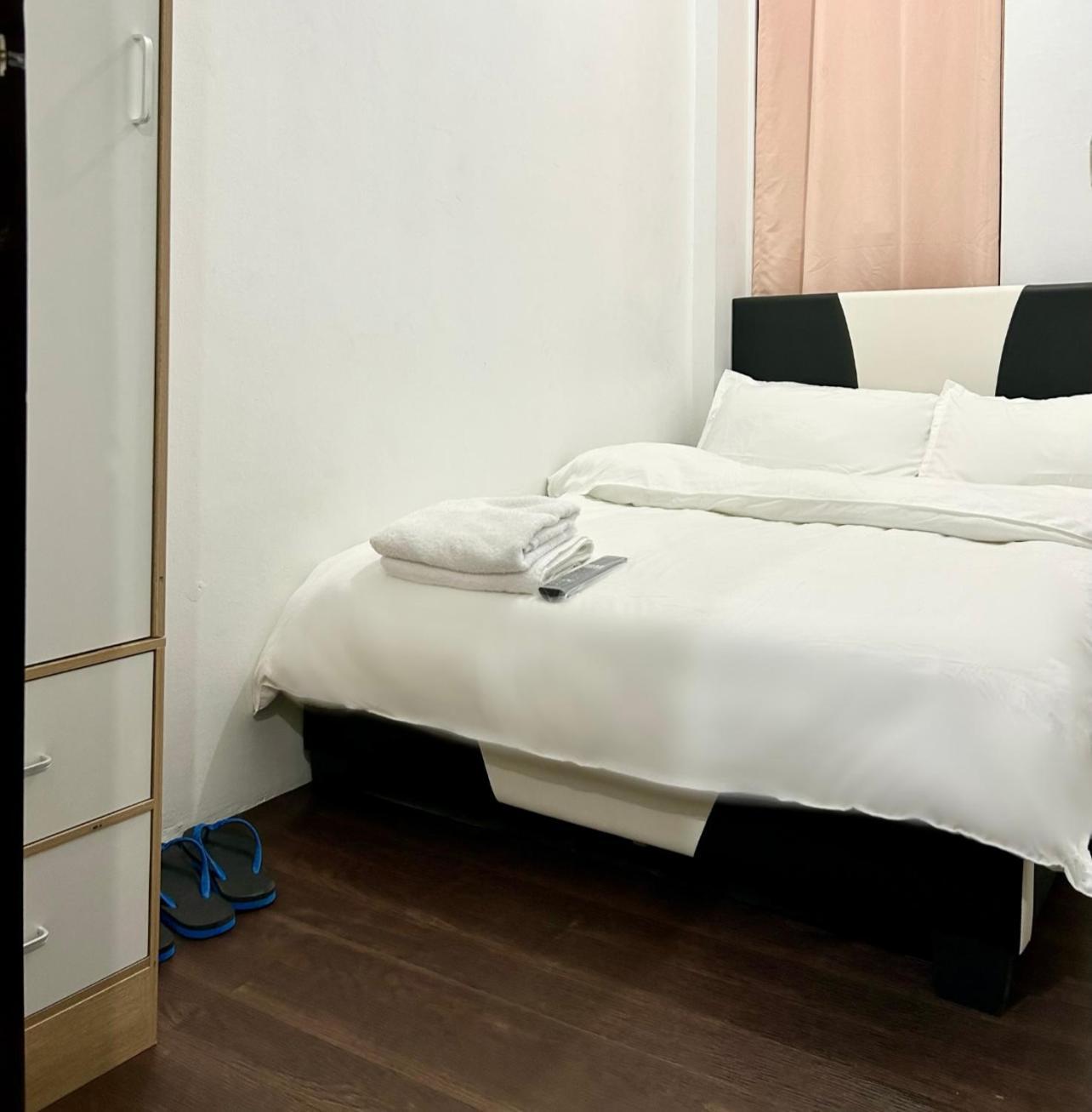 Private Room With Ac And Fan At Ekg Manila House Rental エクステリア 写真